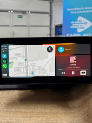 BMW i3 Apple Carplay & Android auto modulis leidžia automobilyje naudotis išmaniomis programėlemis kaip navigacija ar klausytis muzikos per spotify ar bluetooth