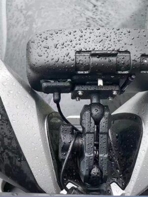 motoplay in rain