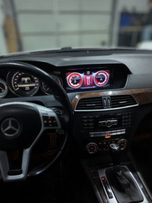 Mercedes W204 W204 spidometro atvaizdavimas android ekrane.png