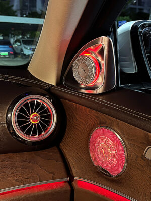 mercedes glc x253 led speakers colors