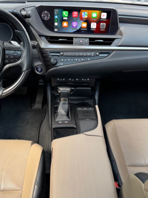 Carplay menu in original multimedia screen