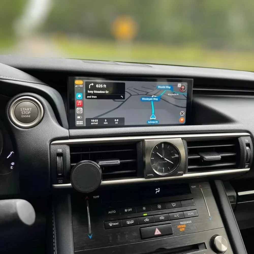 Lexus IS waze navigacija multimedijos ekrane