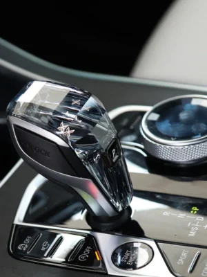 BMW Crystal Pavarų svirtis su naujais mygtukais