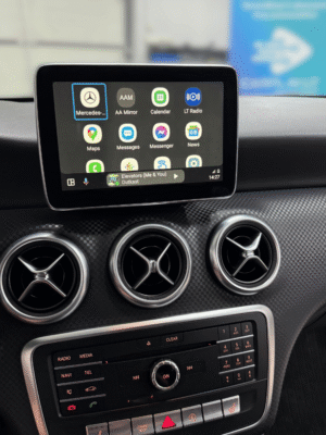 Android Auto meniu su programėlėmis.