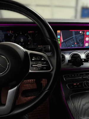 Mercedes su NTG 5.5 multimedijos sistema aktyvuotas Apple Carplay veikimas.