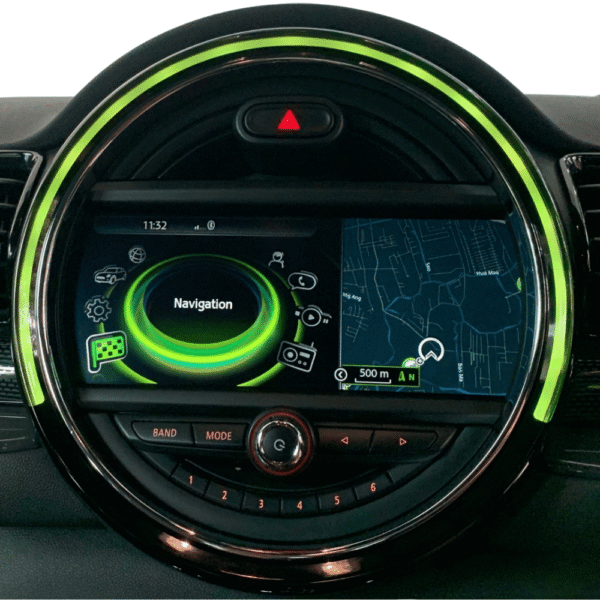 Automobilis Mini su NBT EVO ID4 multimedijos sistema.