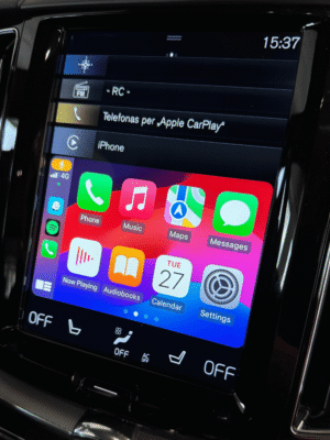 Volvo multimedijoje aktyvuotas Apple Carplay.
