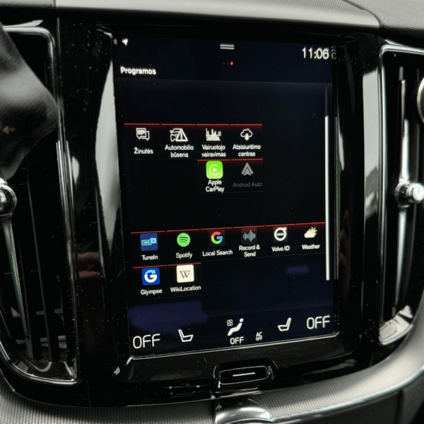 Multimedijoje galima pasirinkti naudoti Apple Carplay, Android Auto programėles