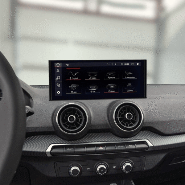 Sumontuotas multimedijos ekranas Audi Q2 automobilyje.