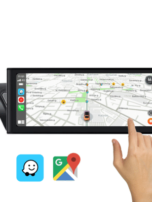 Liečiamo ekrano funkcijos demonstravimas valdant multimedijos GPS sistemą.