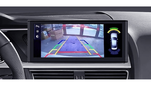 Automobilio centrinė koncolė palaiko galinio vaizdo kamerą multimedijos sistemoje