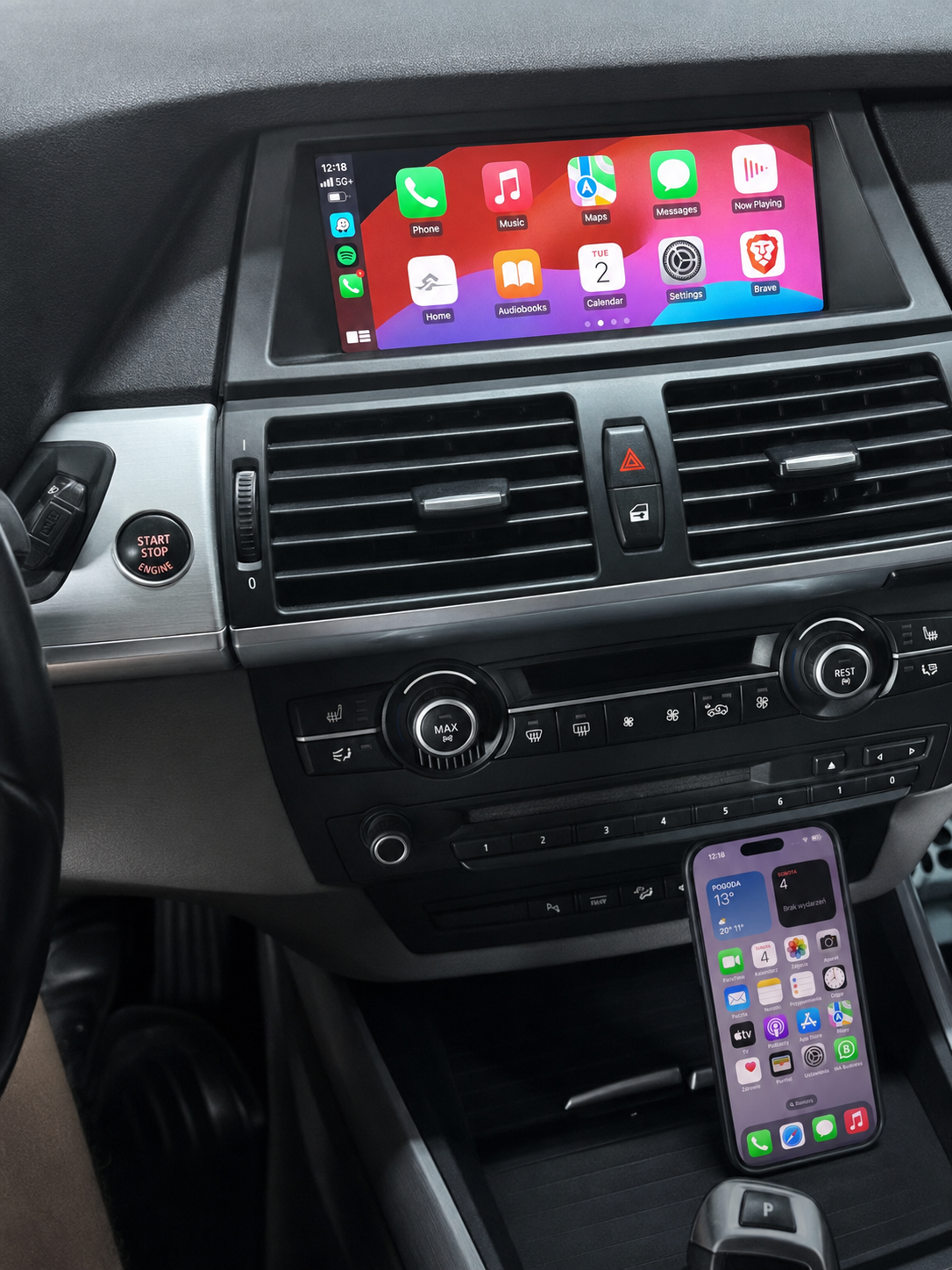 Originalus BMW CCC multimedijos ekranas ir salonas išsaugoti po Apple CarPlay ir Android Auto integracijos