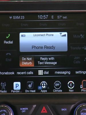uconnect-84-adds-five-big-updates-for-2016-model-year-video-97502_1
